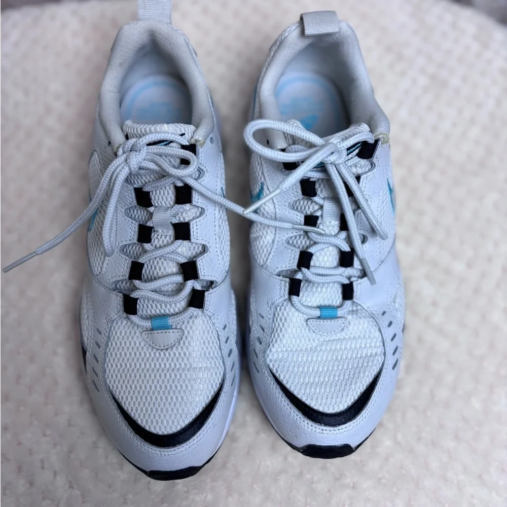 Nike Air Heights Women’s Trainers, Size 10